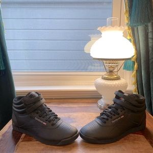 Reebok Freestyle High School Sneaker Black, Size 8